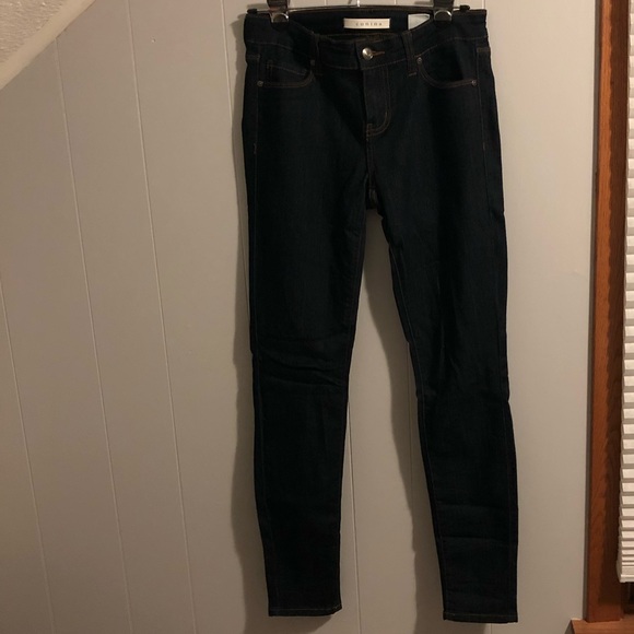 Dark wash, low-rise jegging - Picture 2 of 3